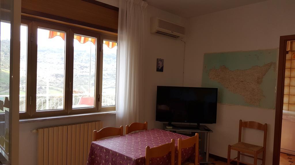 B&B Da Pietro Calascibetta Eksteriør billede